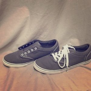 Gray vans shoes with shoelaces